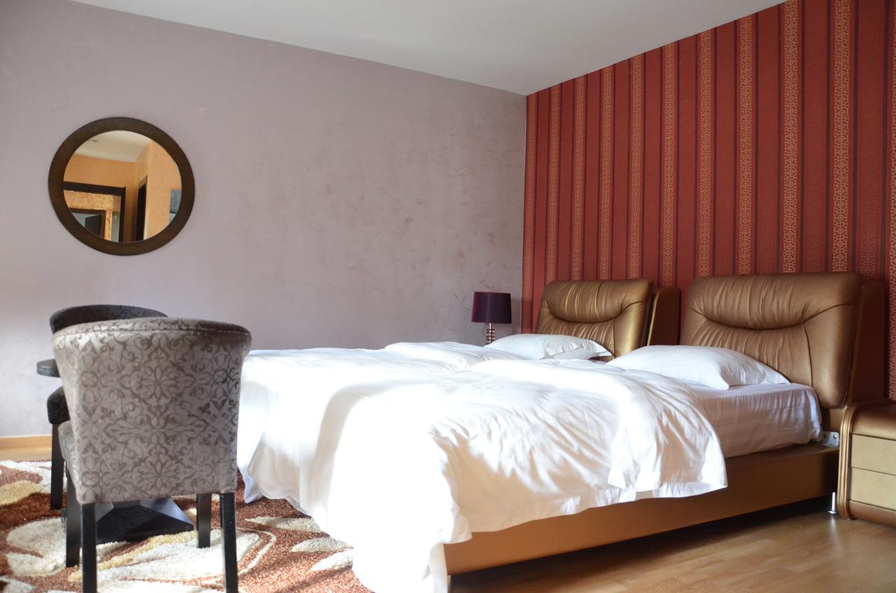 Johnny Hotel Kamenice Exteriör bild