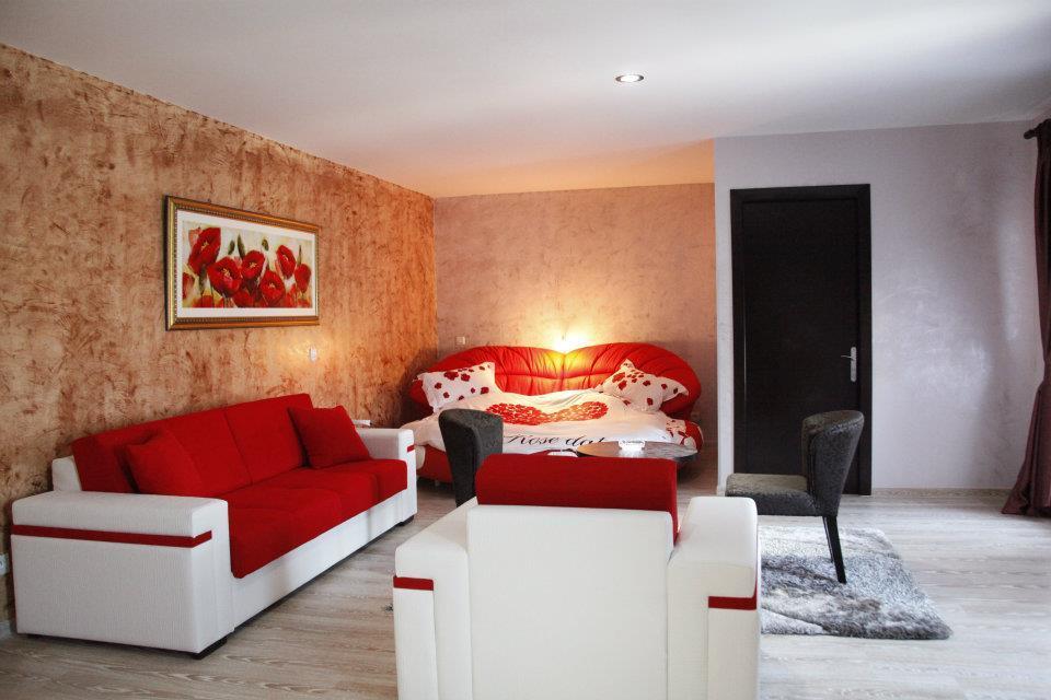 Johnny Hotel Kamenice Exteriör bild